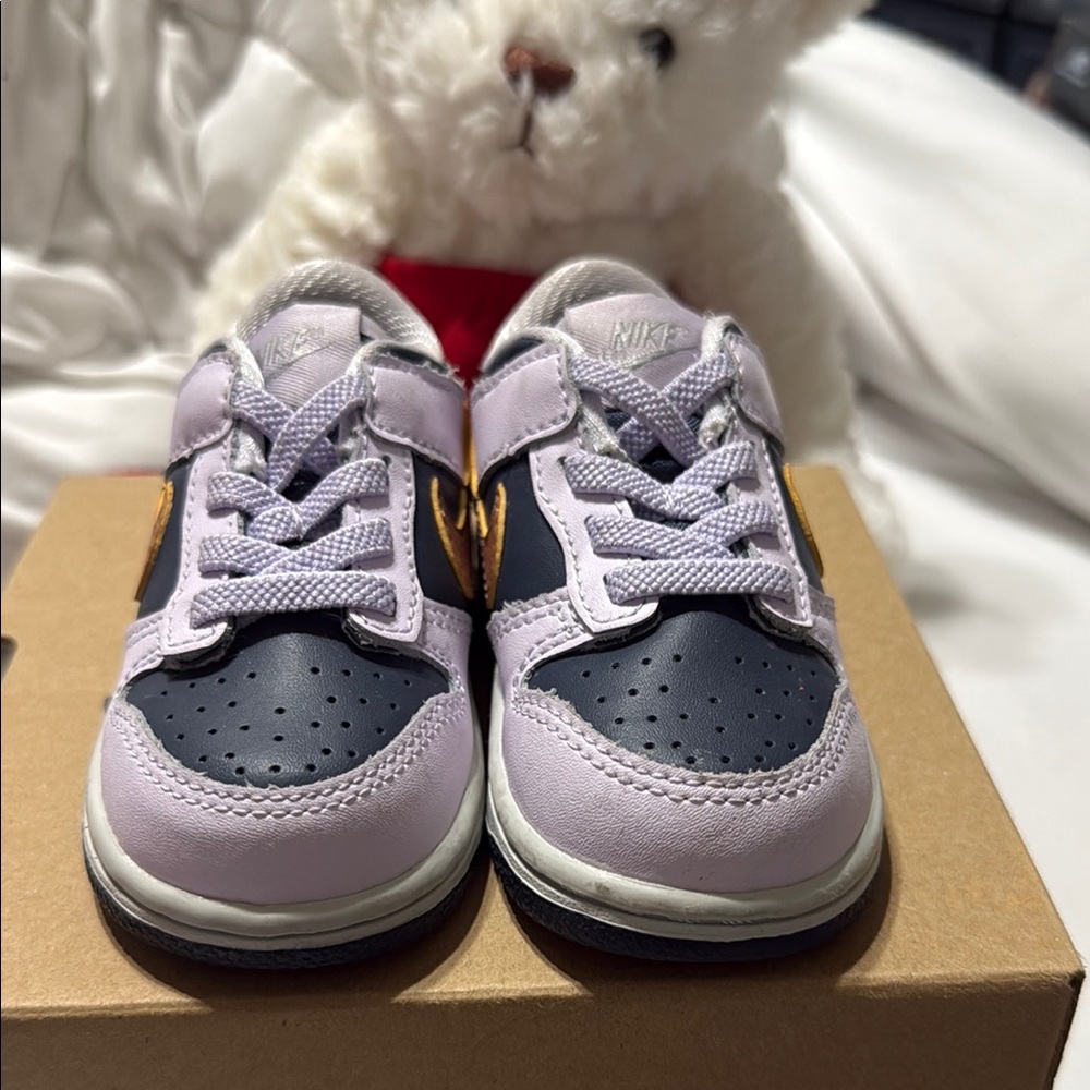Nike Kids' Purple and Black Sneakers

Price is firm